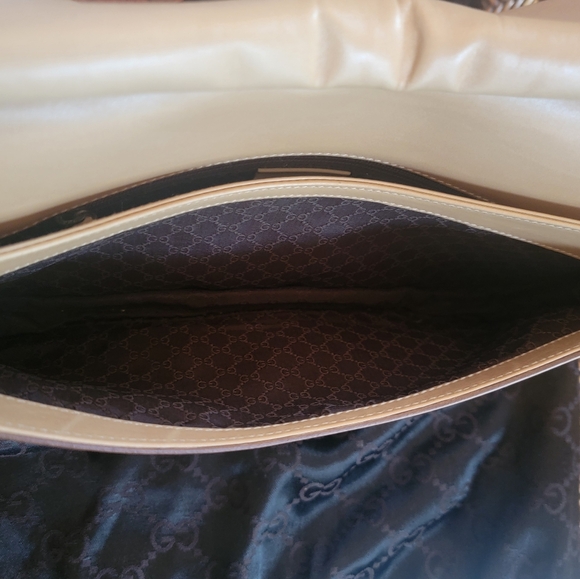 Gucci Leather Shoulder Bag with Gold Hardware - Picture 14 of 16